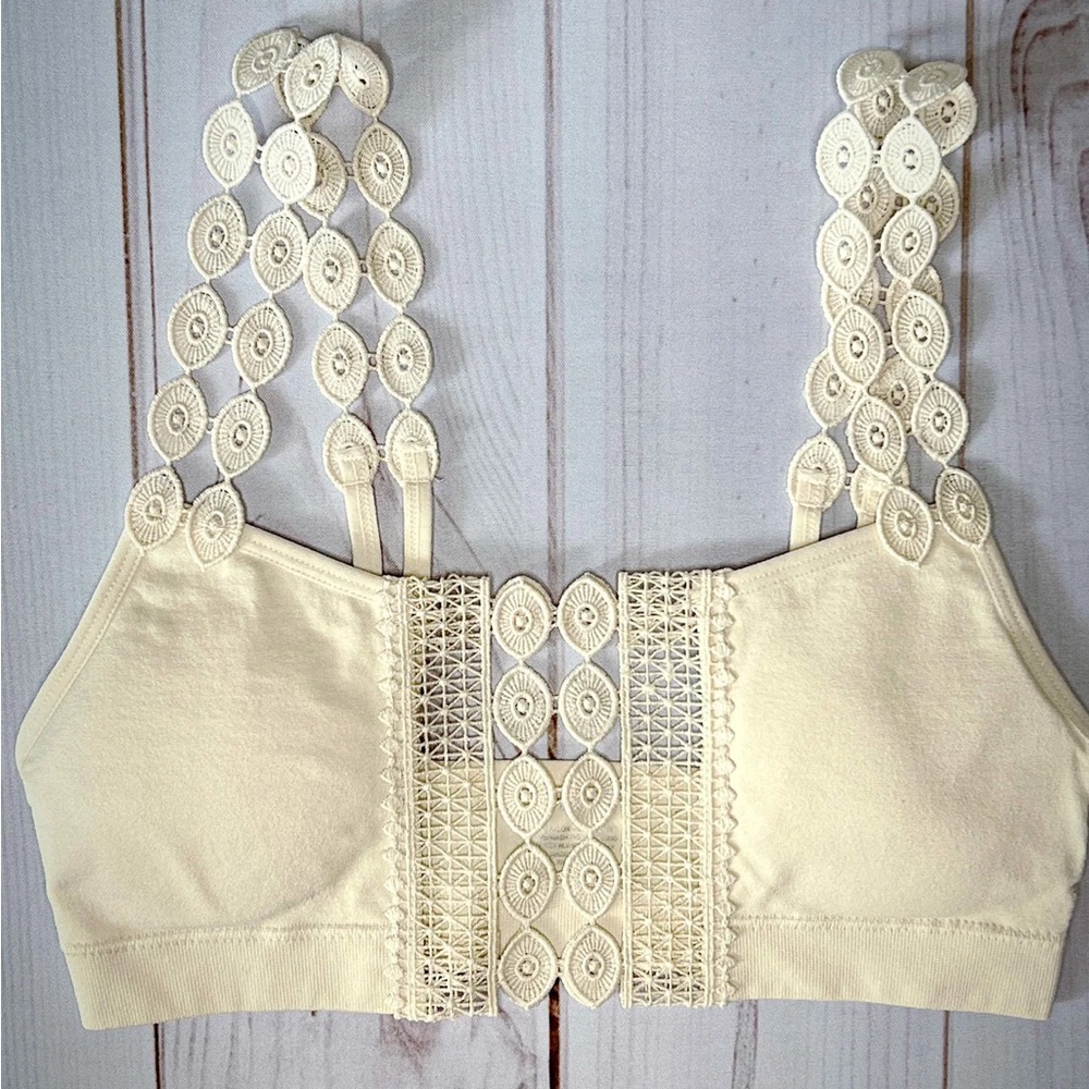 Boho Eye Lace Applique Bralette